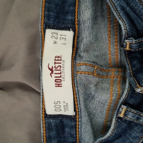 Hollister, Brand New Size 00, Boot Cut Jeans - Picture 3 of 4
